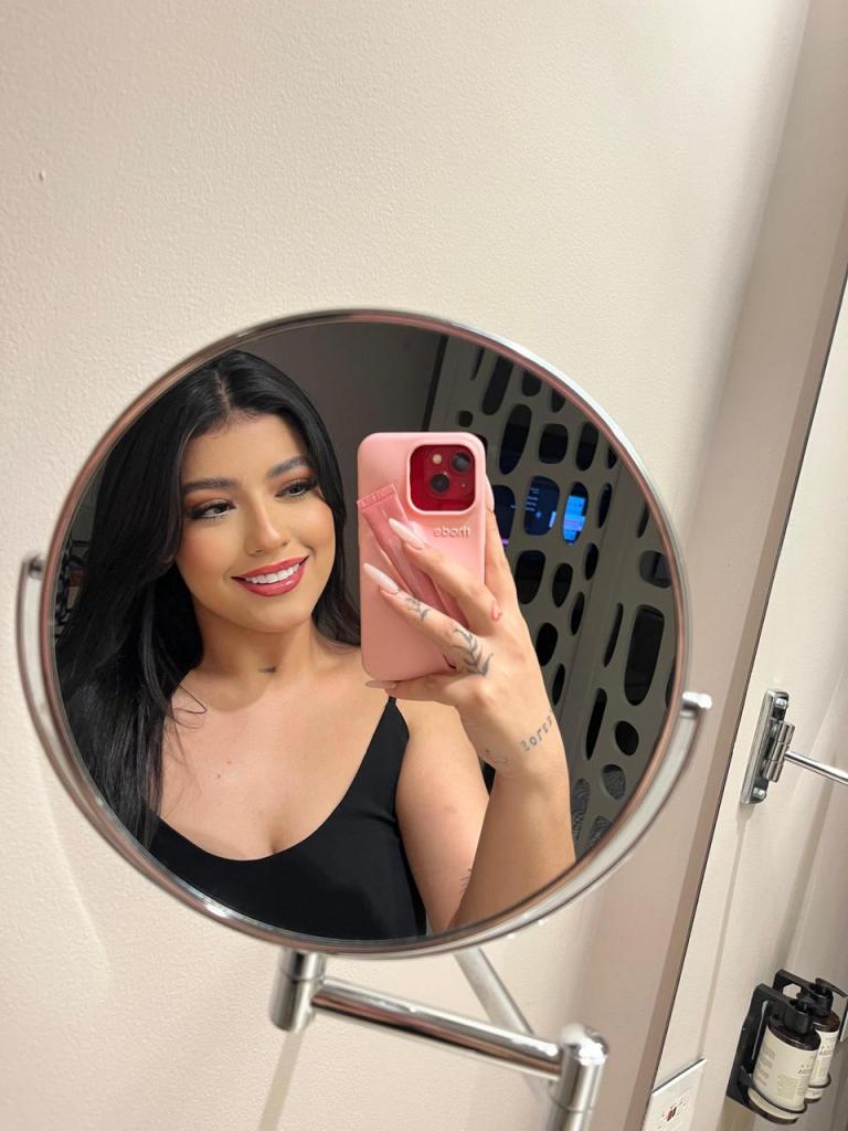 639057301: Chica busca chico en Gerona