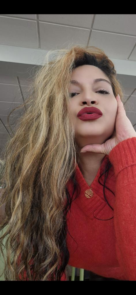 663984678: Chica busca chico en Ávila