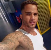 672808766: Chico busca chica en Barcelona