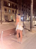 661629375: Chica busca chico en Barcelona