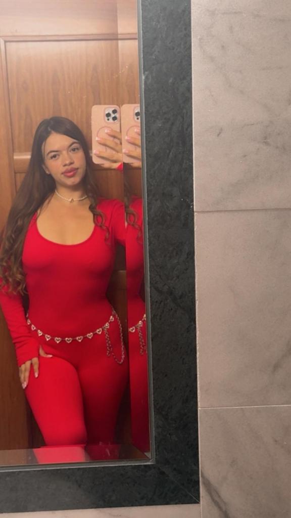 613853458: Chica busca chico en Barcelona