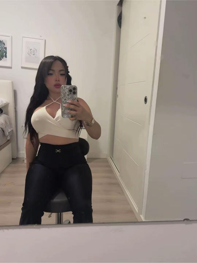 674759327: Chica busca chico en Málaga
