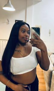 671157698: Chica busca chico en Gerona