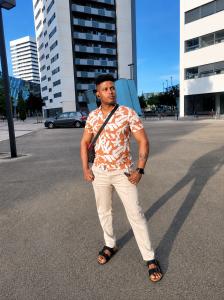 602379705: Chico busca chica en Barcelona