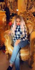 694211873: Chica busca chico en Barcelona