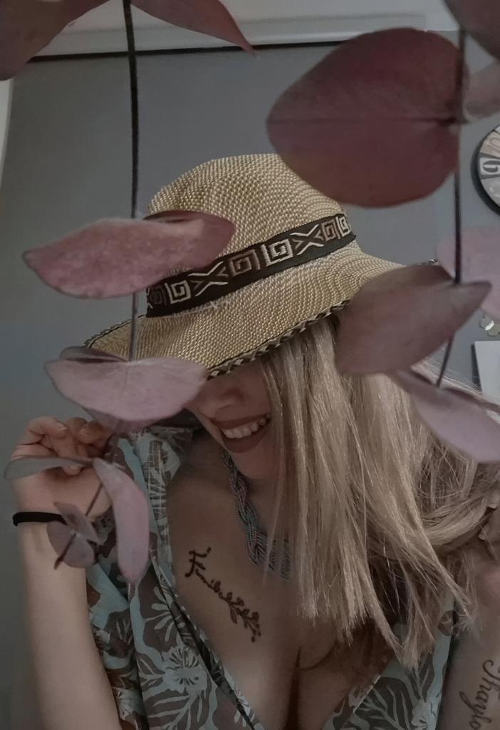 613880977: Chica busca chico en Madrid