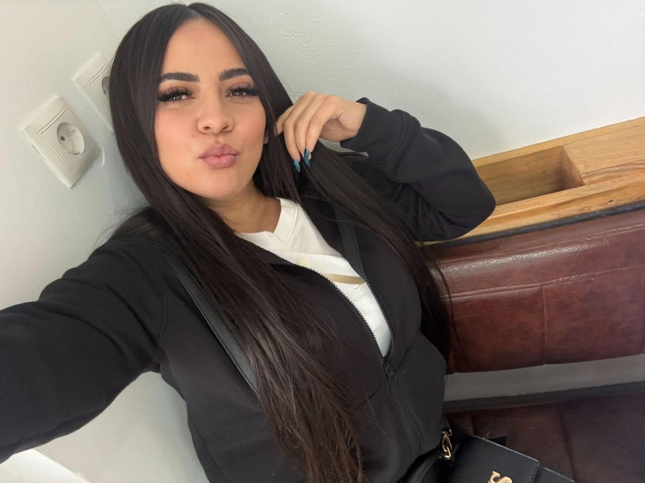 613723757: Chica busca chico en Valencia