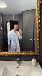 631367345: Chico busca chica en Mallorca