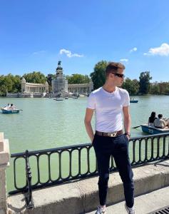 641905937: Chico busca chica en Valencia