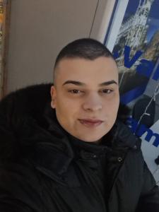 627461293: Chico busca chica en Madrid