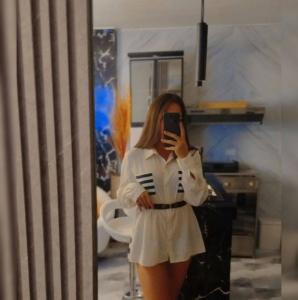 603204943: Chica busca chico en Pontevedra