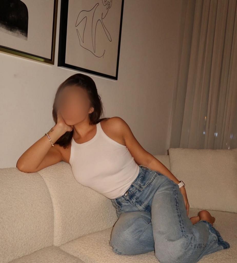 678760464: Chica busca chico en Málaga