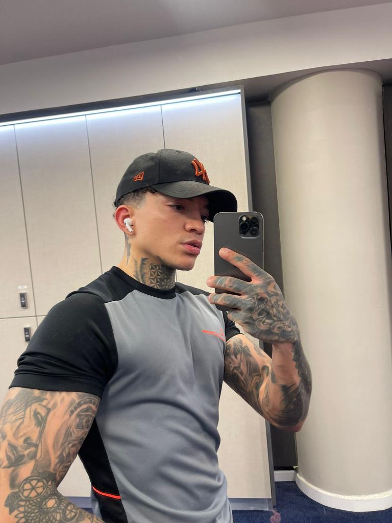 631044024: Chico busca chica en Pontevedra