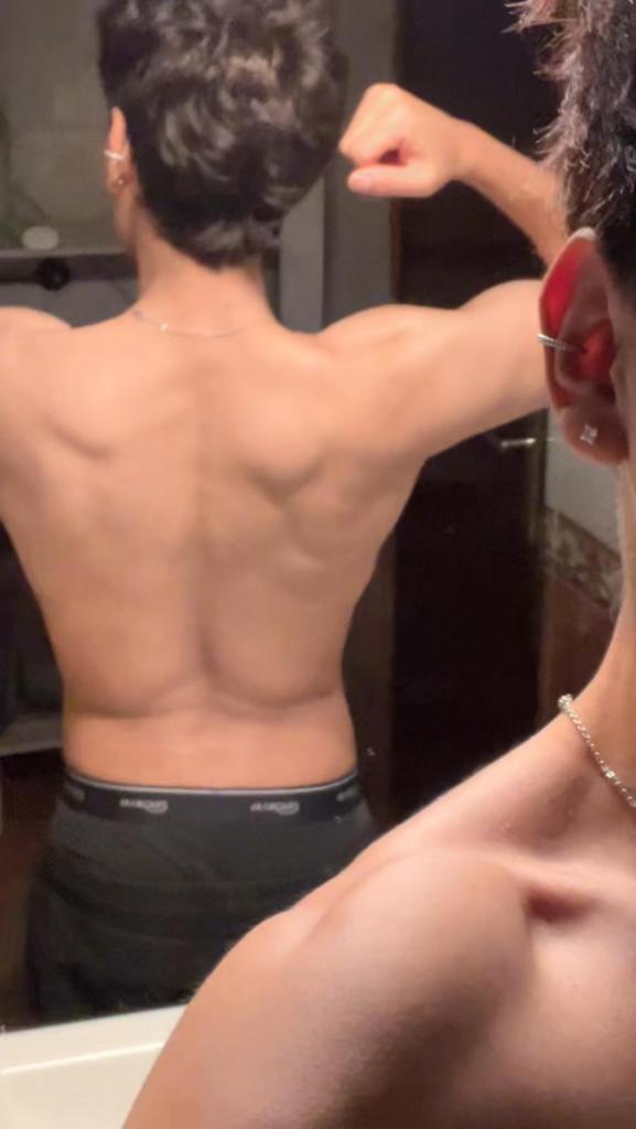 Chico busca chica en Sevilla: 