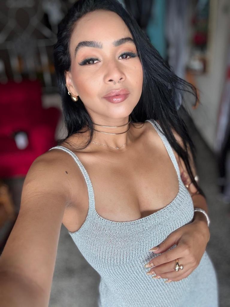 742005308: Chica busca chico en Madrid