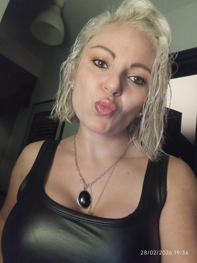 Chica busca chico en La Coruña: 