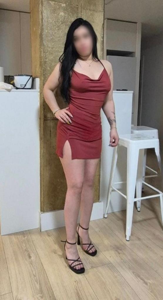 613685399: Chica busca chico en Madrid