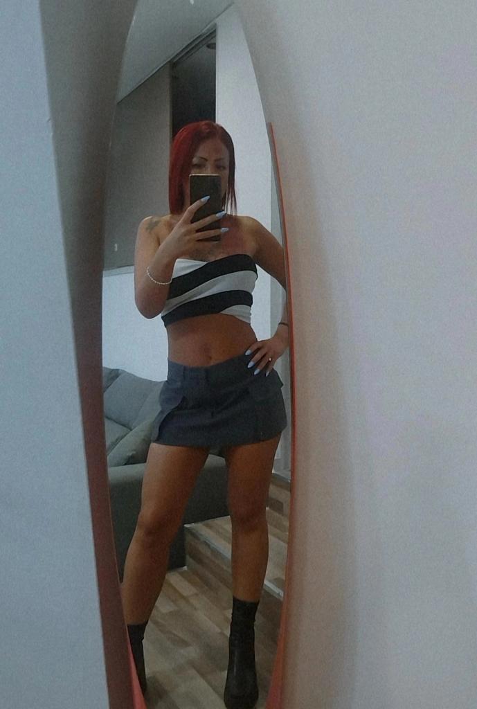 678419141: Chica busca chico en Barcelona