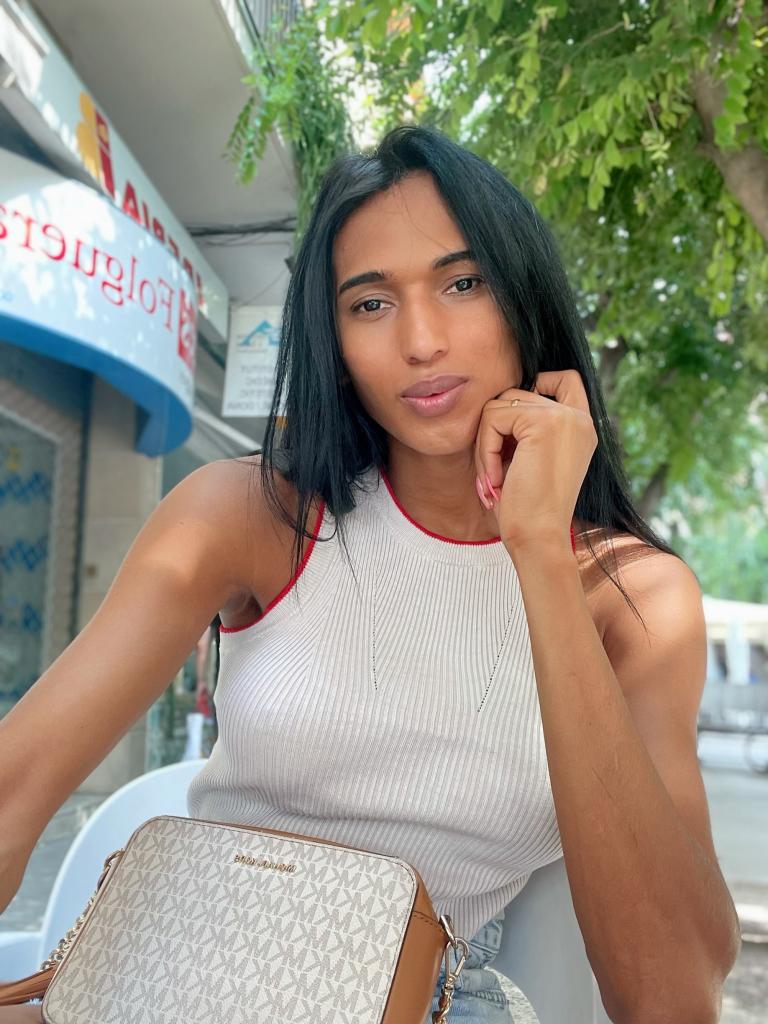 678703219: Transexual en Barcelona