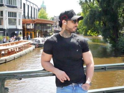 647045713: Chico busca chica en Castellón