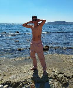 643314821: Chico busca chica en Ibiza