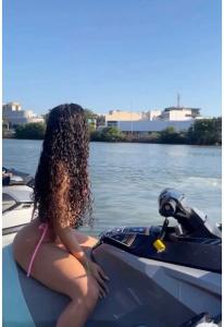 658271254: Chica busca chico en Barcelona