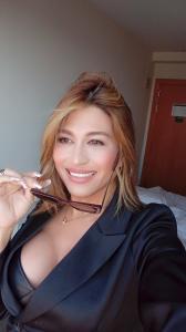 631567615: Transexual en La Coruña