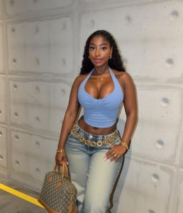 665570381: Chica busca chico en Málaga