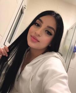 674758541: Chica busca chico en Mallorca