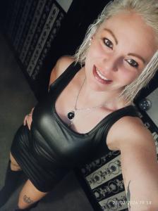 692826809: Chica busca chico en La Coruña