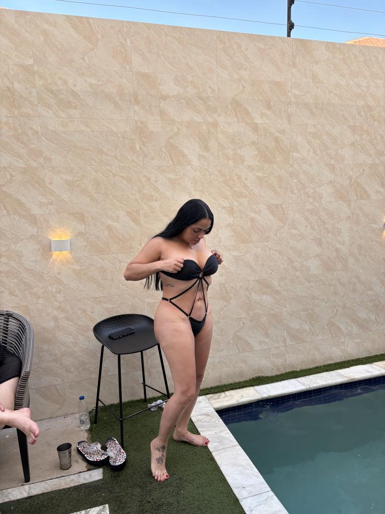 663184836: Chica busca chico en Granada