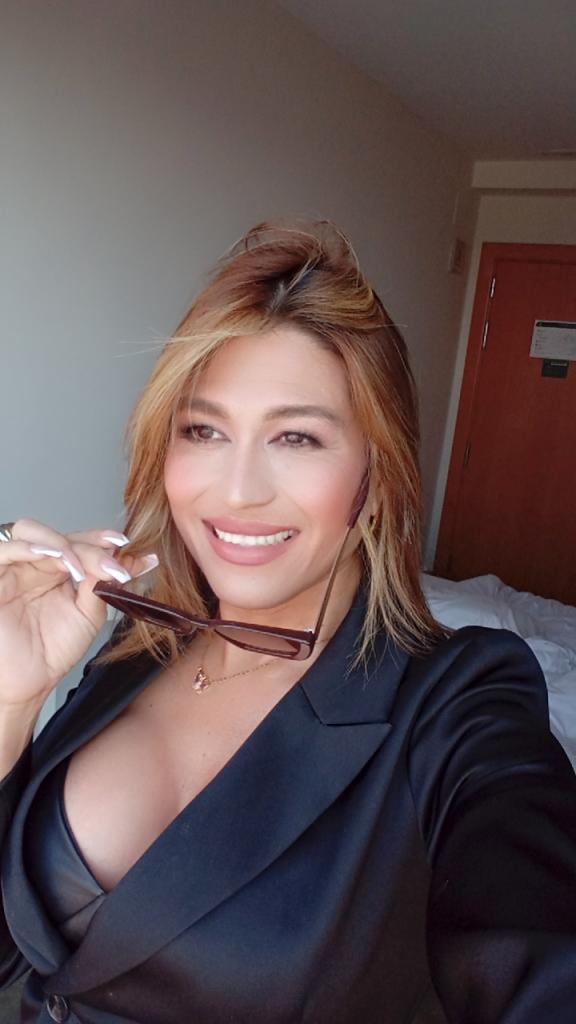 631567615: Transexual en La Coruña