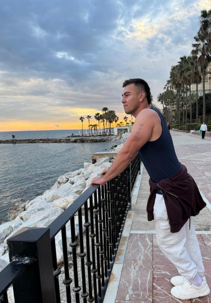 679034217: Chico busca chica en Málaga