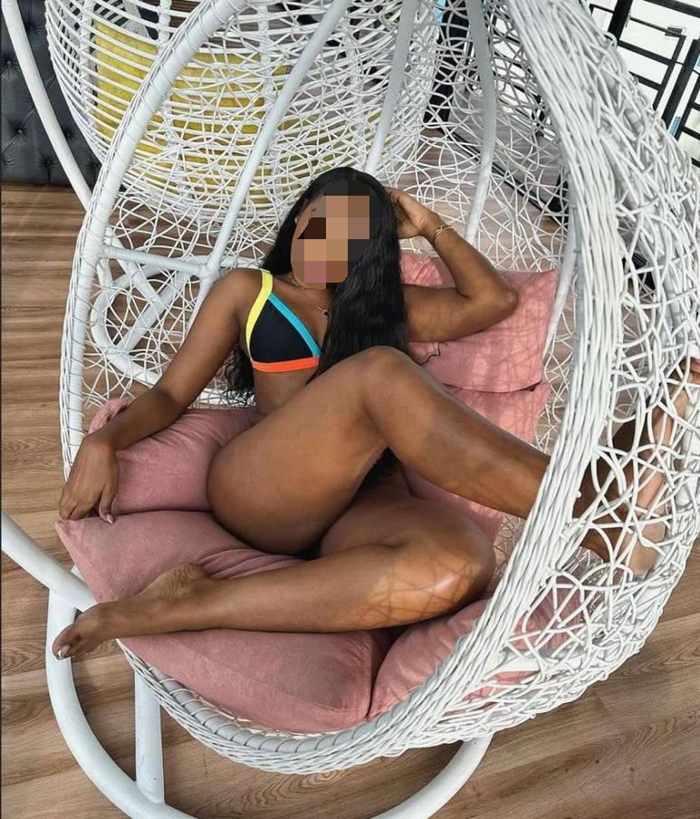 Chica busca chico en Menorca: 