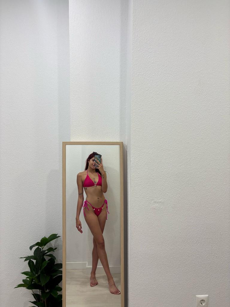 617492072: Chica busca chico en Barcelona