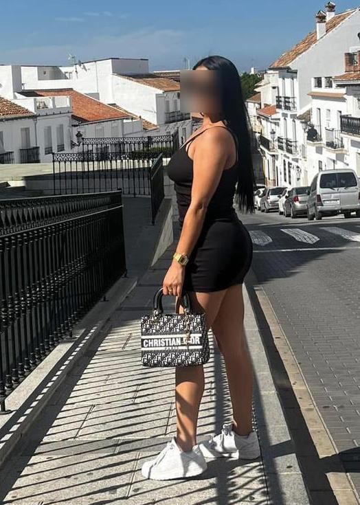 647163074: Chica busca chico en Málaga