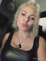 692826809: Chica busca chico en La Coruña