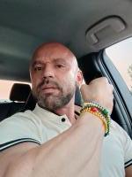 647408013: Chico busca chica en Madrid