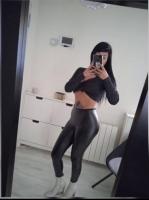 643810830: Chica busca chico en León