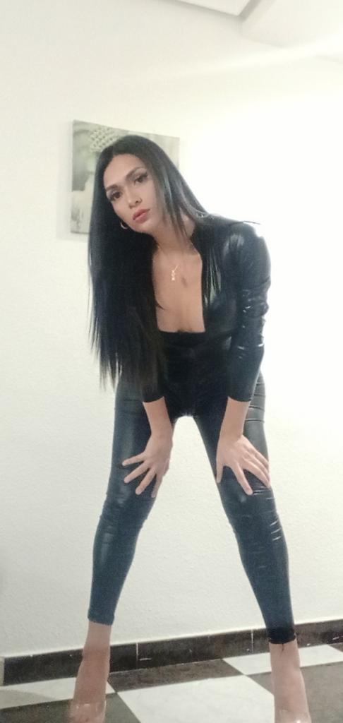 607446303: Transexual en Madrid