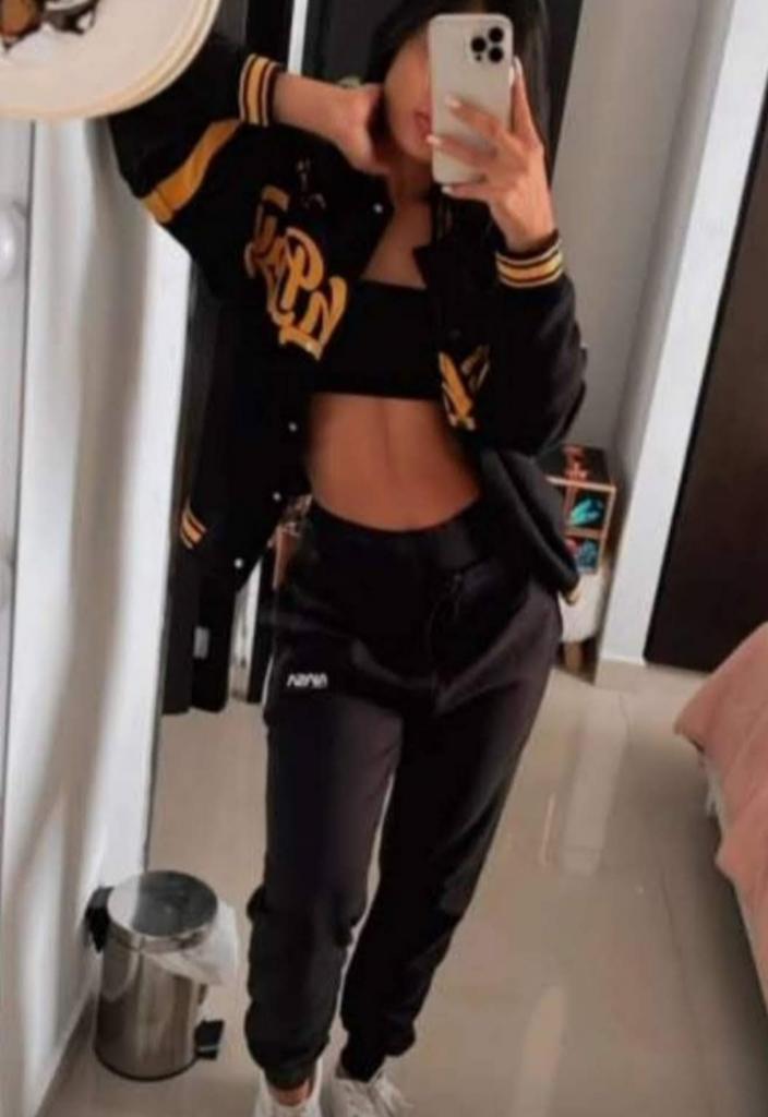 643553129: Chica busca chico en Sevilla