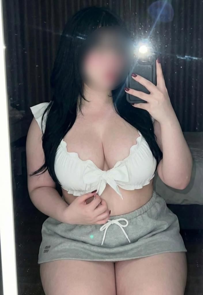 632569229: Chica busca chico en Navarra