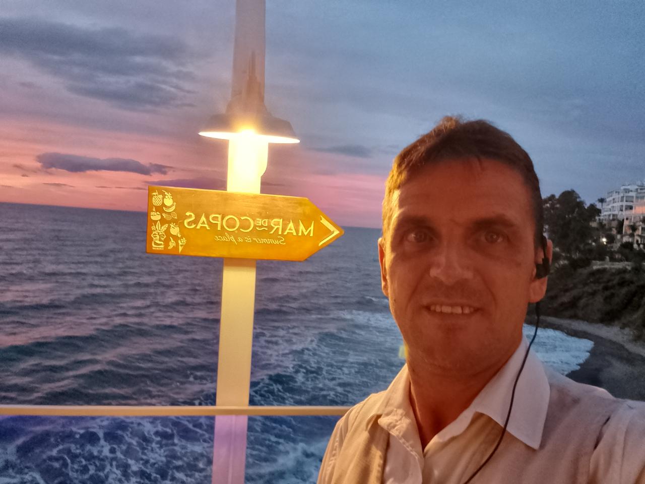 Chico busca chica en Málaga: 