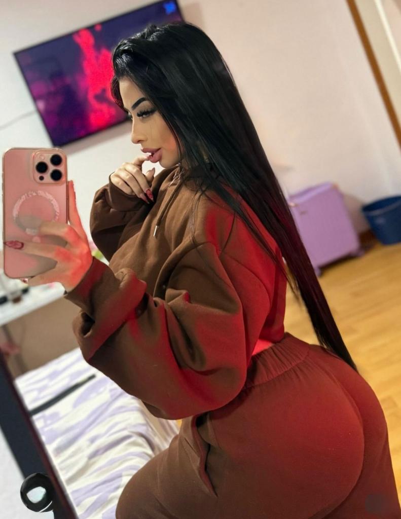 742054242: Chica busca chico en Granada