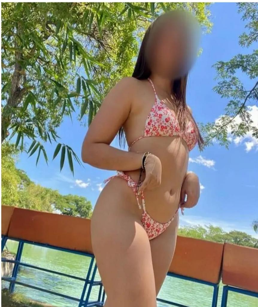 624737431: Chica busca chico en La Coruña