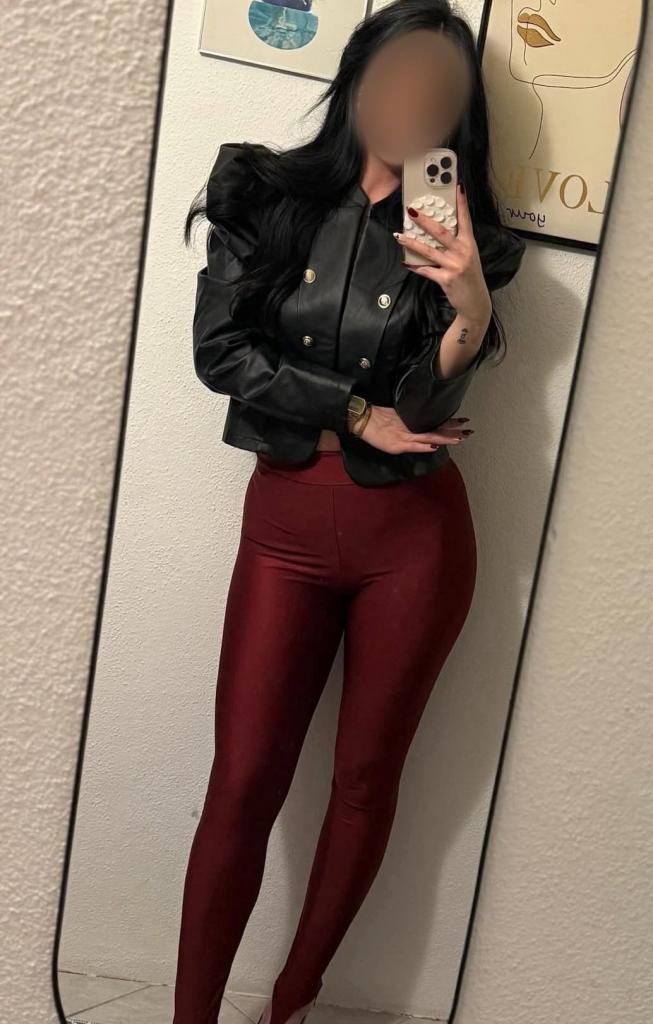 Chica busca chico en Almería: 