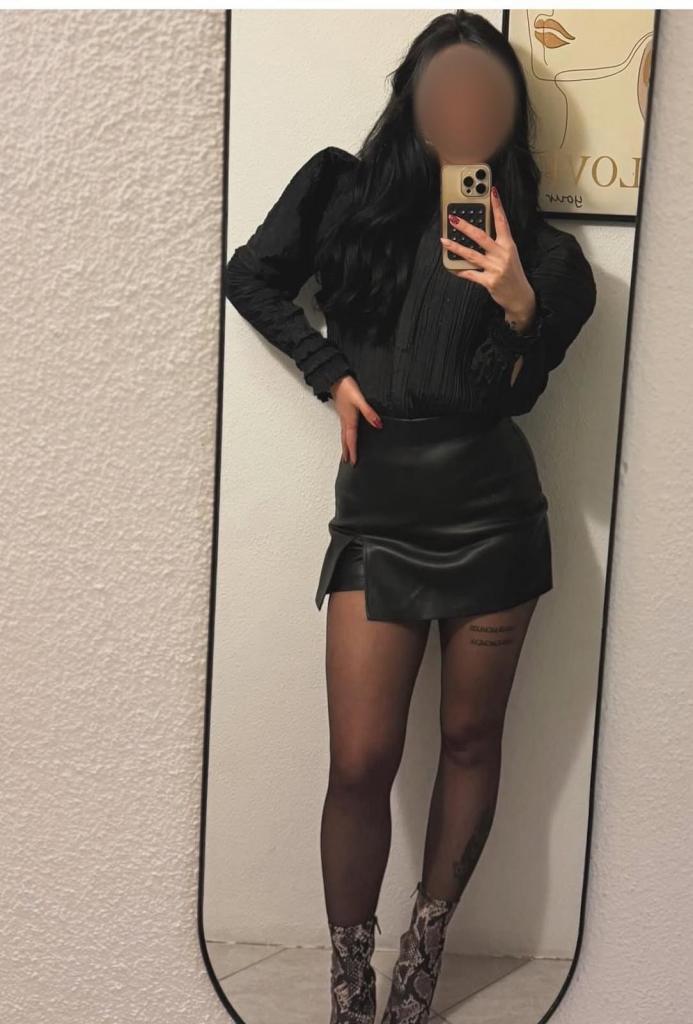 Chica busca chico en Almería: 