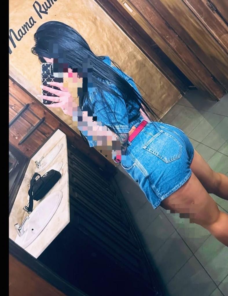 Chica busca chico en Granada: 