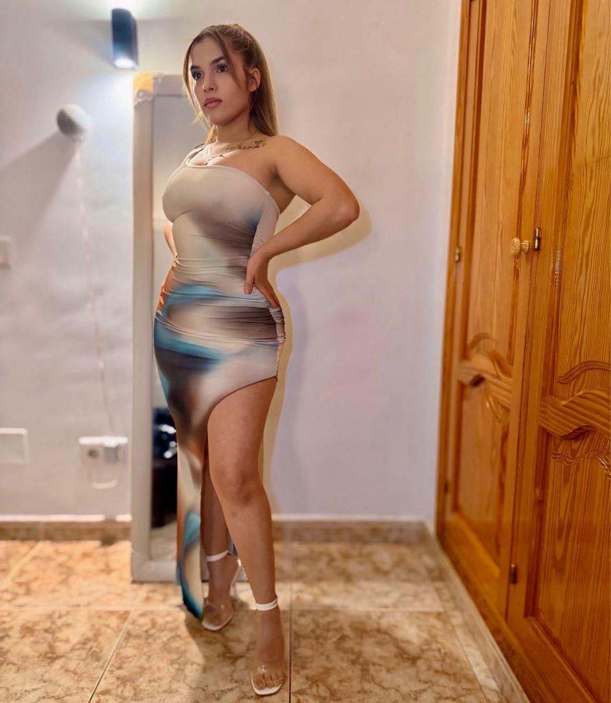 Chica busca chico en Ibiza: 