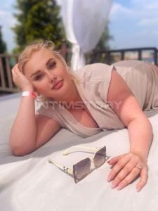 637828903: Chica busca chico en Barcelona